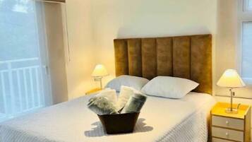 3 chambres, fer et planche Ă repasser, Wi-Fi gratuit, draps fournis