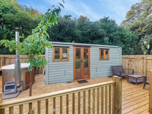 Cherry Tree Lodge- UK45518