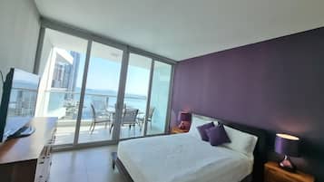 1 bedroom, desk, free WiFi, bed sheets