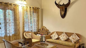 Family Villa, 3 Bedrooms | Living area