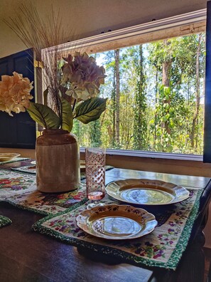 Family dining - The Thota Mane (Sakleshpur)