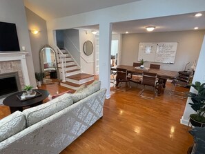 المنشأة من الداخل