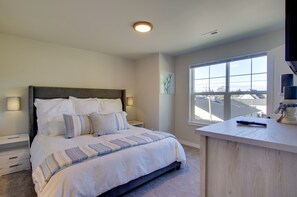 3 bedrooms, desk, iron/ironing board, WiFi