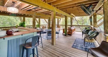 Riverfront Cuero Vacation Home w/ Spacious Deck!