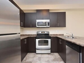 Private kitchen - 
Modern 3 BR Great for Comfortable Long Stays!
 (Milton)