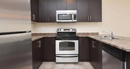 Modern 3 BR Great for Comfortable Long Stays!