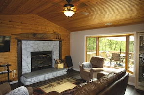 Smart TV, fireplace