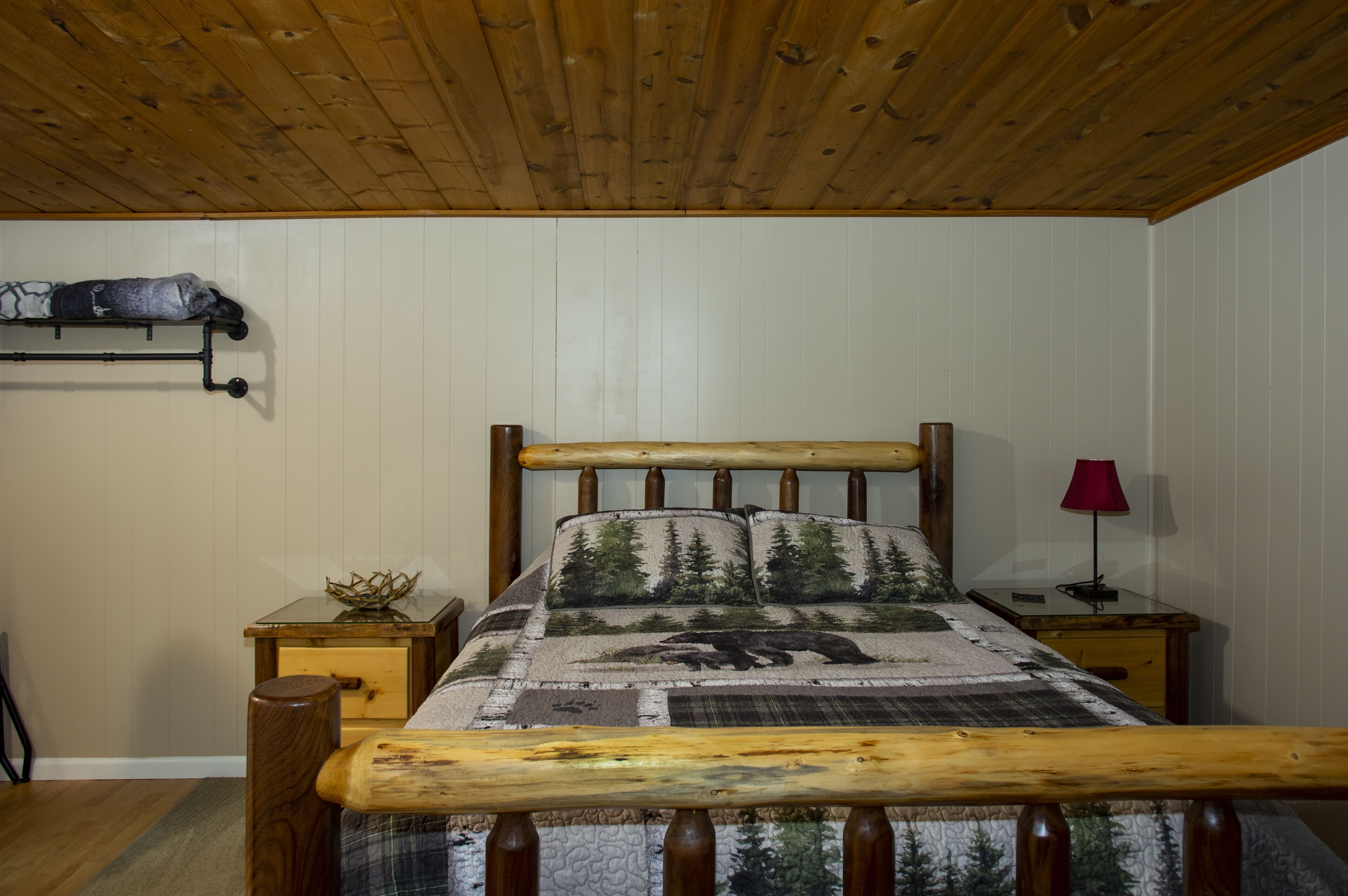 2 bedrooms, bed sheets