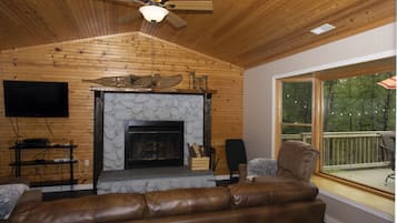 Smart TV y chimenea