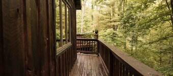 Hemlock Haven,Hot-tub,Private,30 min to Penn State