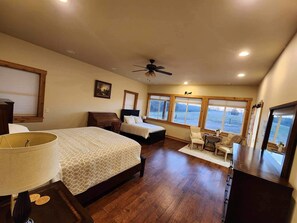 4 bedrooms, WiFi, bed sheets - Family Farm Stays, Corporate Retreats & Intimate Events (Lebanon)