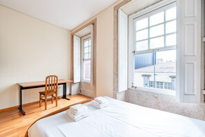 Bügeleisen/Bügelbrett, WLAN, Bettwäsche