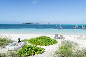 Beach - "Sea Blue" - a beachfront paradise (Spanish Wells)