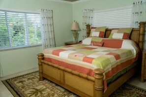 3 bedrooms, WiFi - "Sea Blue" - a beachfront paradise (Spanish Wells)