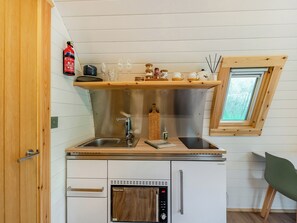 Cookware/dishes/utensils