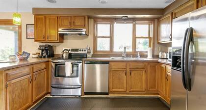 EVL Après4All: game rm,hot tub,steps 2 town&trails