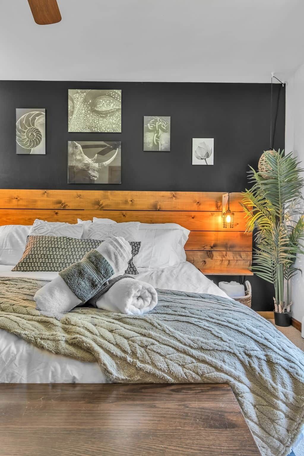 6 bedrooms, iron/ironing board, WiFi, bed sheets