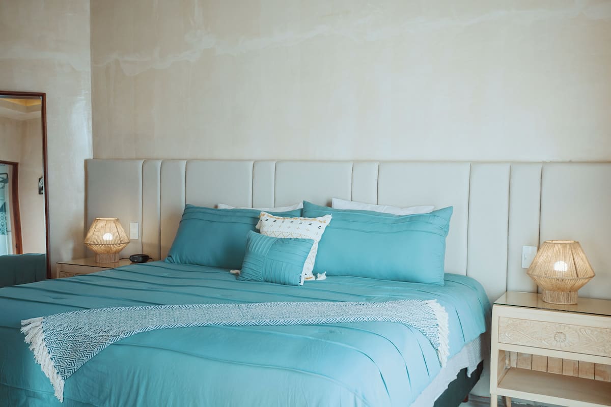 Oasis - Owner Suite | Draps en coton égyptien, literie de qualité supérieure, surmatelas