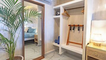 Ocean Breeze - Standard King Room | Sábanas de algodón egipcio y ropa de cama de alta calidad