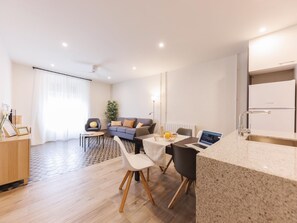 Living area - Ciutadans Penthouse - Holiday Apartment in Girona | Bravissimo (Girona)