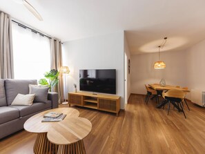 Living area - Figuerola - Holiday Apartment Rental in Girona | Bravissimo (Girona)