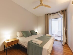 3 bedrooms, iron/ironing board, Internet, bed sheets - Figuerola - Holiday Apartment Rental in Girona | Bravissimo (Girona)