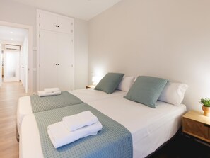 3 bedrooms, iron/ironing board, Internet, bed sheets