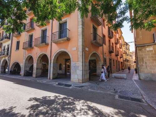 Plaça Catalunya Duplex 2-1 - Holiday Rental Girona | Bravissimo