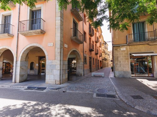Plaça Catalunya Duplex 2-2- Holiday rental in Girona | Bravissimo