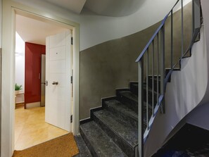 Interior - Plaça Catalunya Terrace - Holiday Apartment Girona | Bravissimo (Girona)