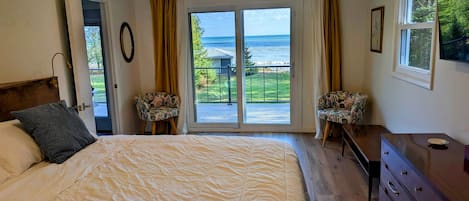 3 bedrooms, travel cot, free WiFi, bed sheets