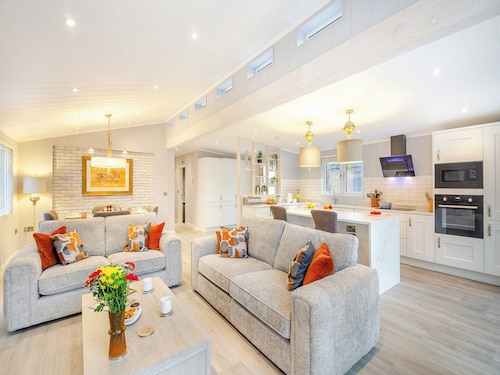 2 bedroom accommodation in Benllech