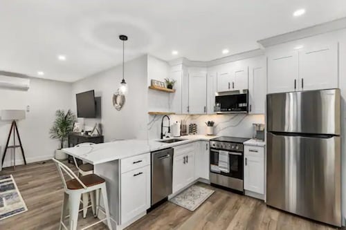 Loft Townhouse in Downtown Gloucester #3