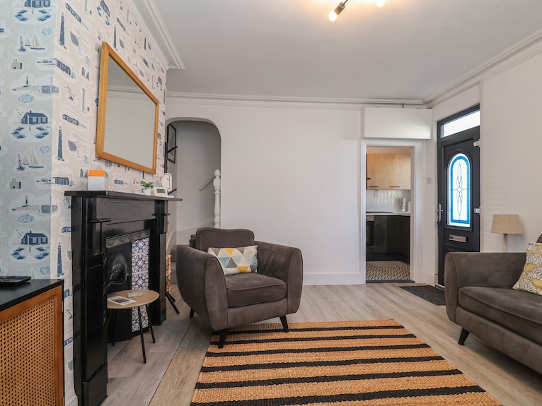 11a Manning Road, Pet Friendly In Felixstowe, Suffolk - Suffolk