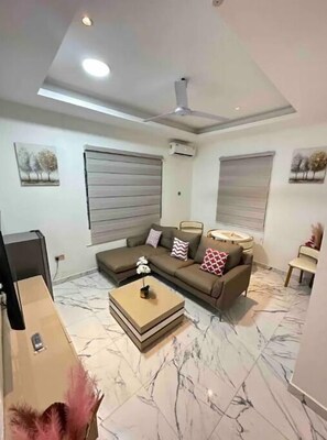 Living area - Aspen Residence Flat D (Tema)