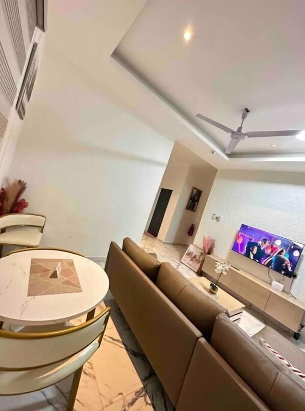 Living area - Aspen Residence Flat D (Tema)