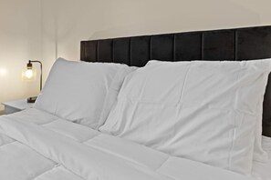 2 chambres, bureau, fer et planche à repasser, Wi-Fi gratuit