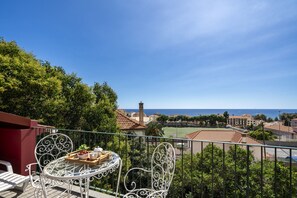 Outdoor dining - Vacations in Funchal, sea view - Casa Strelitzia II (Funchal)