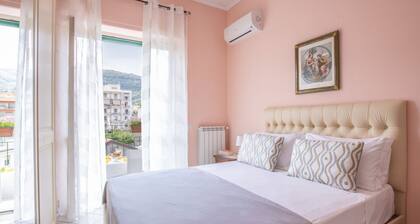 City Home in Sorrento with Balcony and view