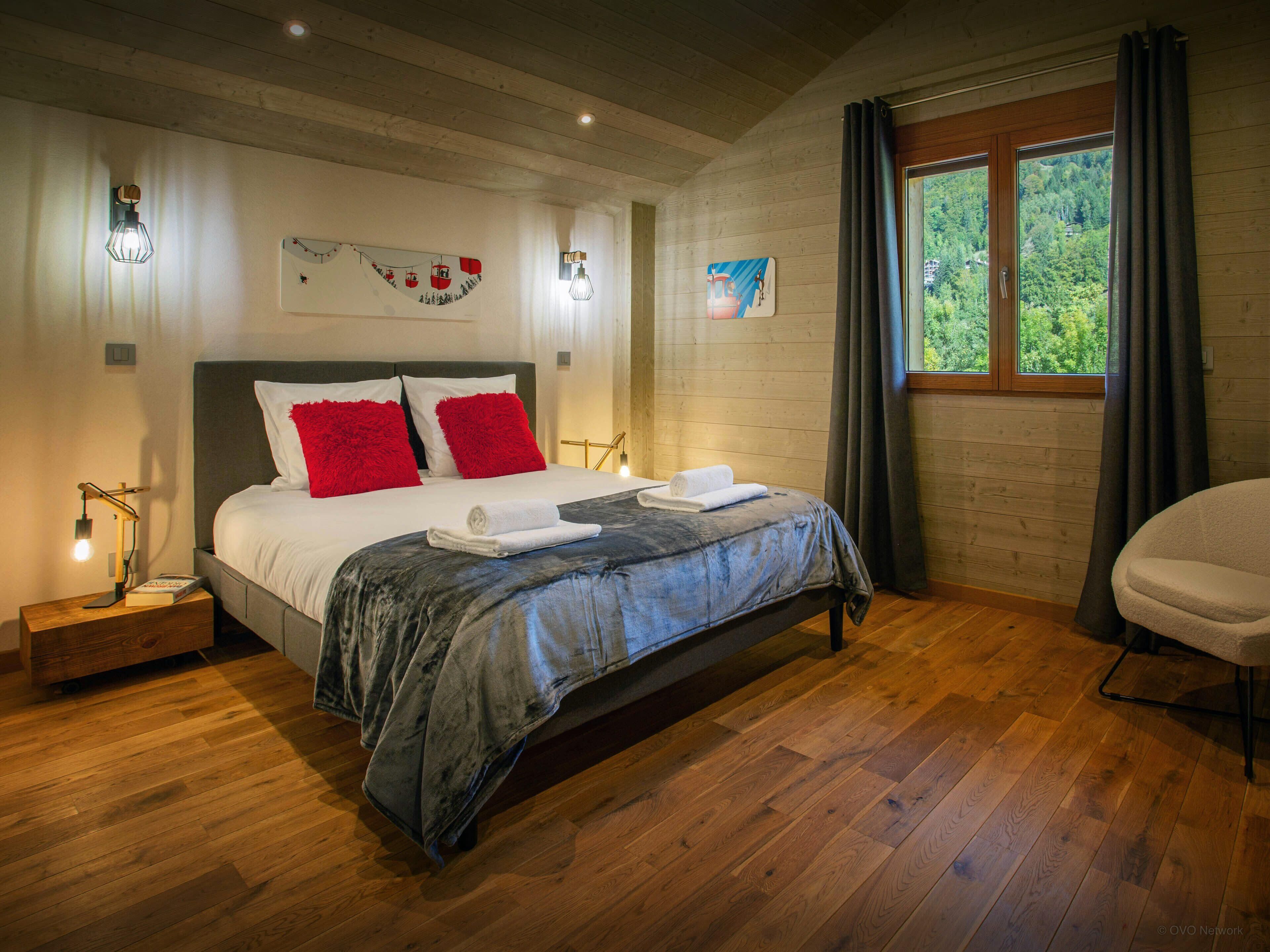 4 chambres, fer et planche à repasser, Wi-Fi, draps fournis