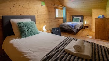 4 chambres, fer et planche à repasser, Wi-Fi, draps fournis