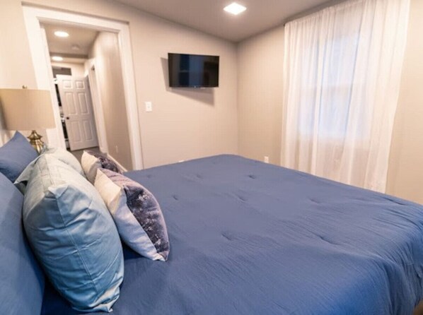 4 habitaciones, escritorio, tabla de planchar con plancha y wifi gratis 