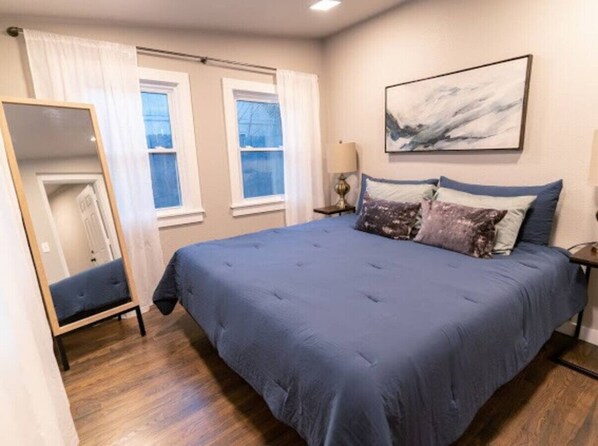 4 bedrooms, desk, iron/ironing board, free WiFi