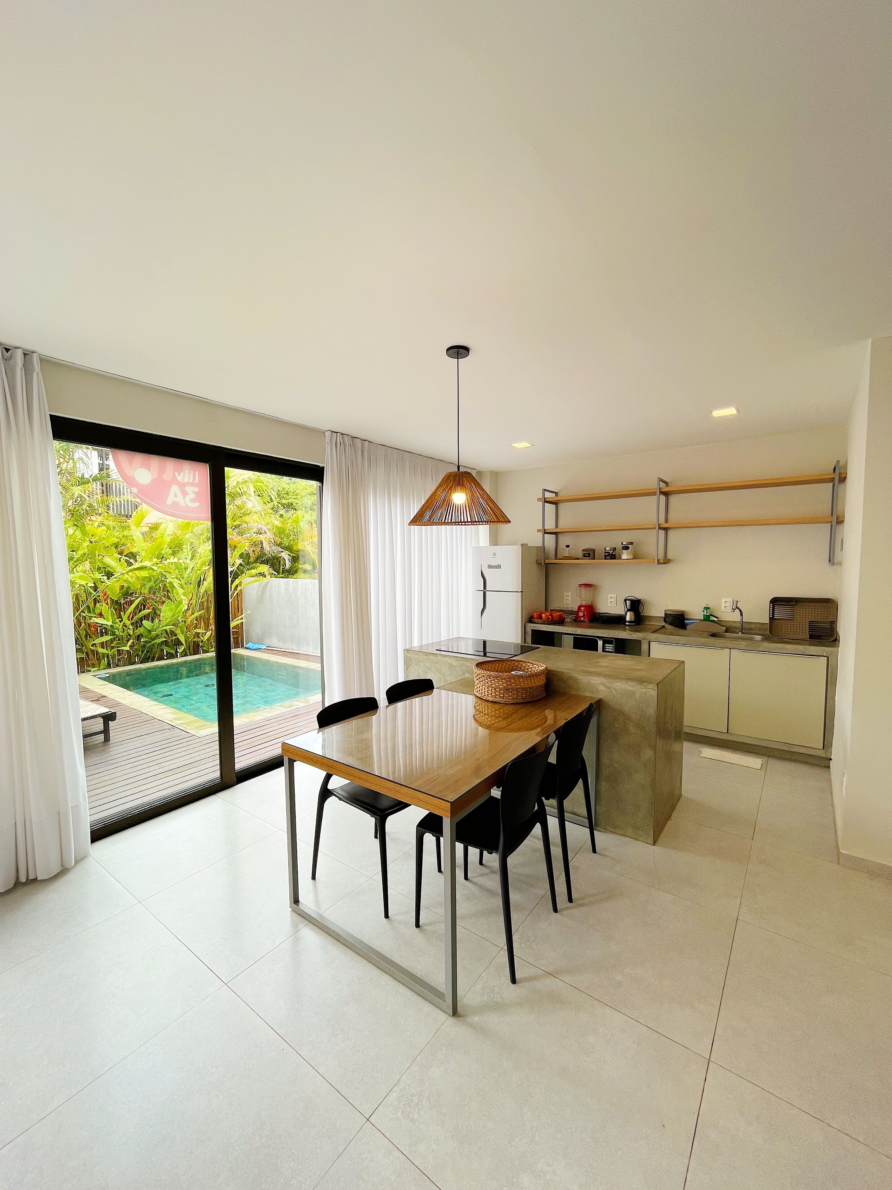 Casa família, piscina particular | Sala de jantar