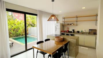 Casa família, piscina particular | Sala de jantar