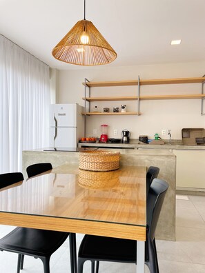 Family House, Private Pool | Dining room