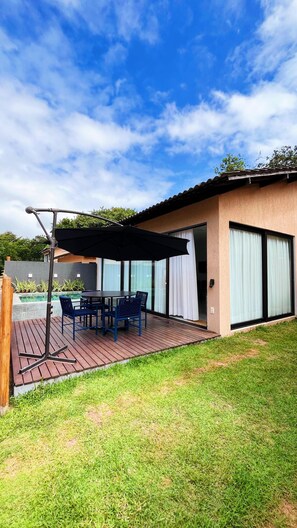 Maison Premium, piscine privée | Vue sur la cour