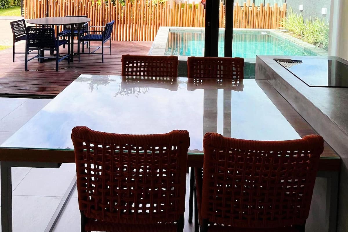 Premium-Haus, eigener Pool | Blick auf den Innenhof