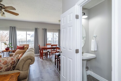 Spacious 4BR - King Bed - Near I-70