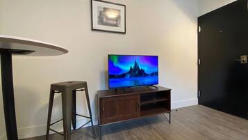 Apartment, 1 Bedroom | Room amenity